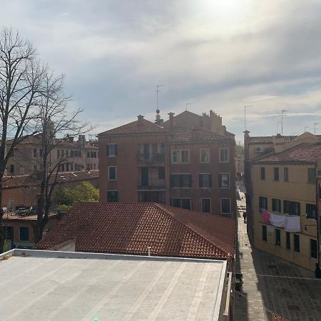 In The Centre - Giardini Biennale Apartment Венеция Екстериор снимка